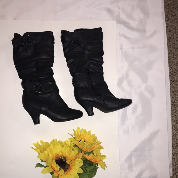 BRINLEY CO EUC Slouchy boots with heel. - Picture 3 of 9